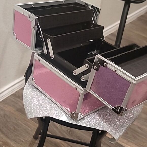 Caboodles Adored Traincase- Pink Iridescent - Picture 8 of 9